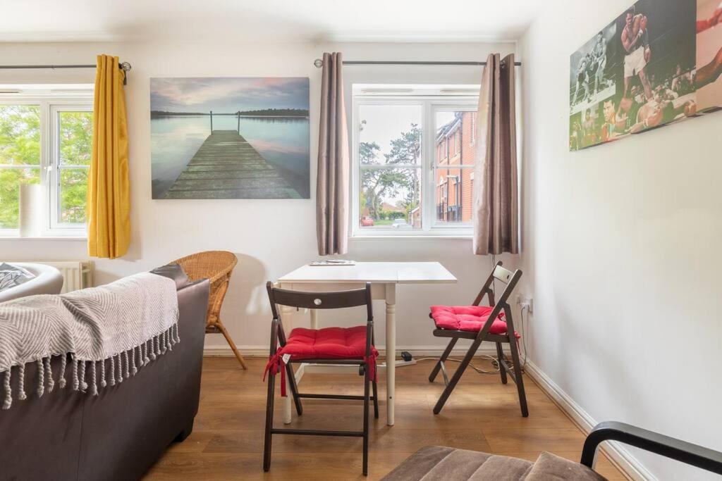 Charming Cosy Coach House In Fishponds Apartment Bristol