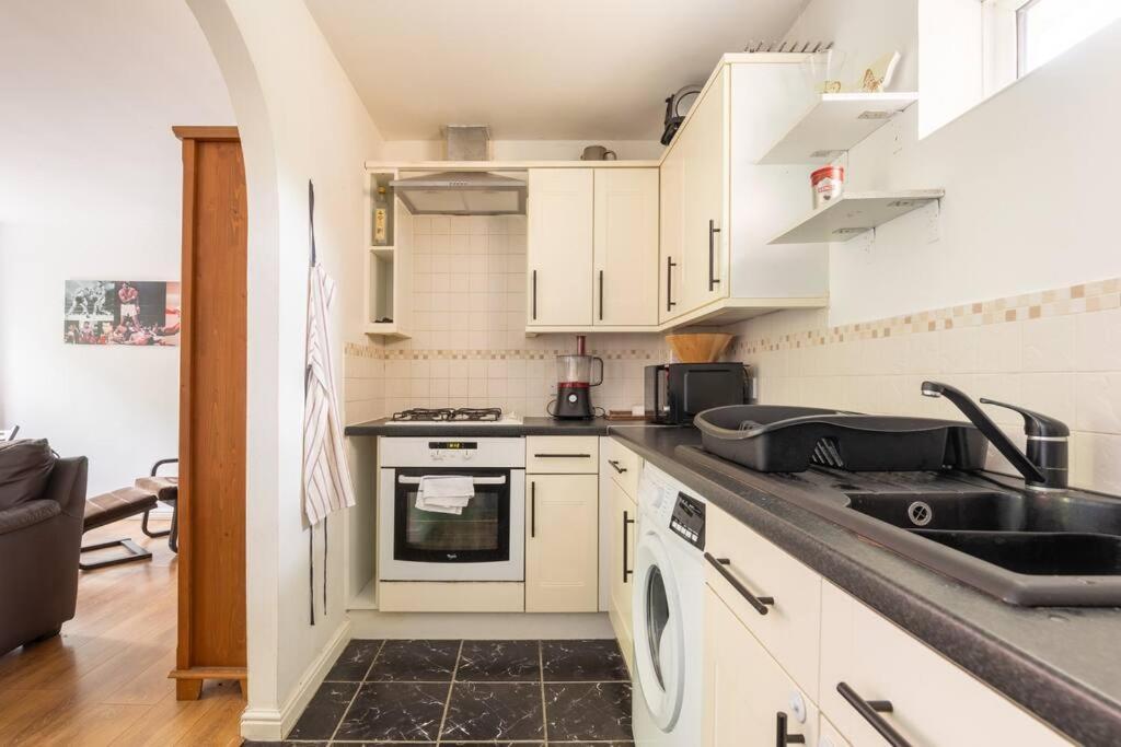 Charming Cosy Coach House In Fishponds Apartment *