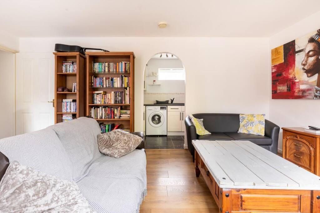 Charming Cosy Coach House In Fishponds Apartment *