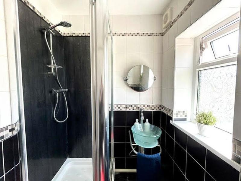 Lovely Double Near Southmead Hospital Homestay *