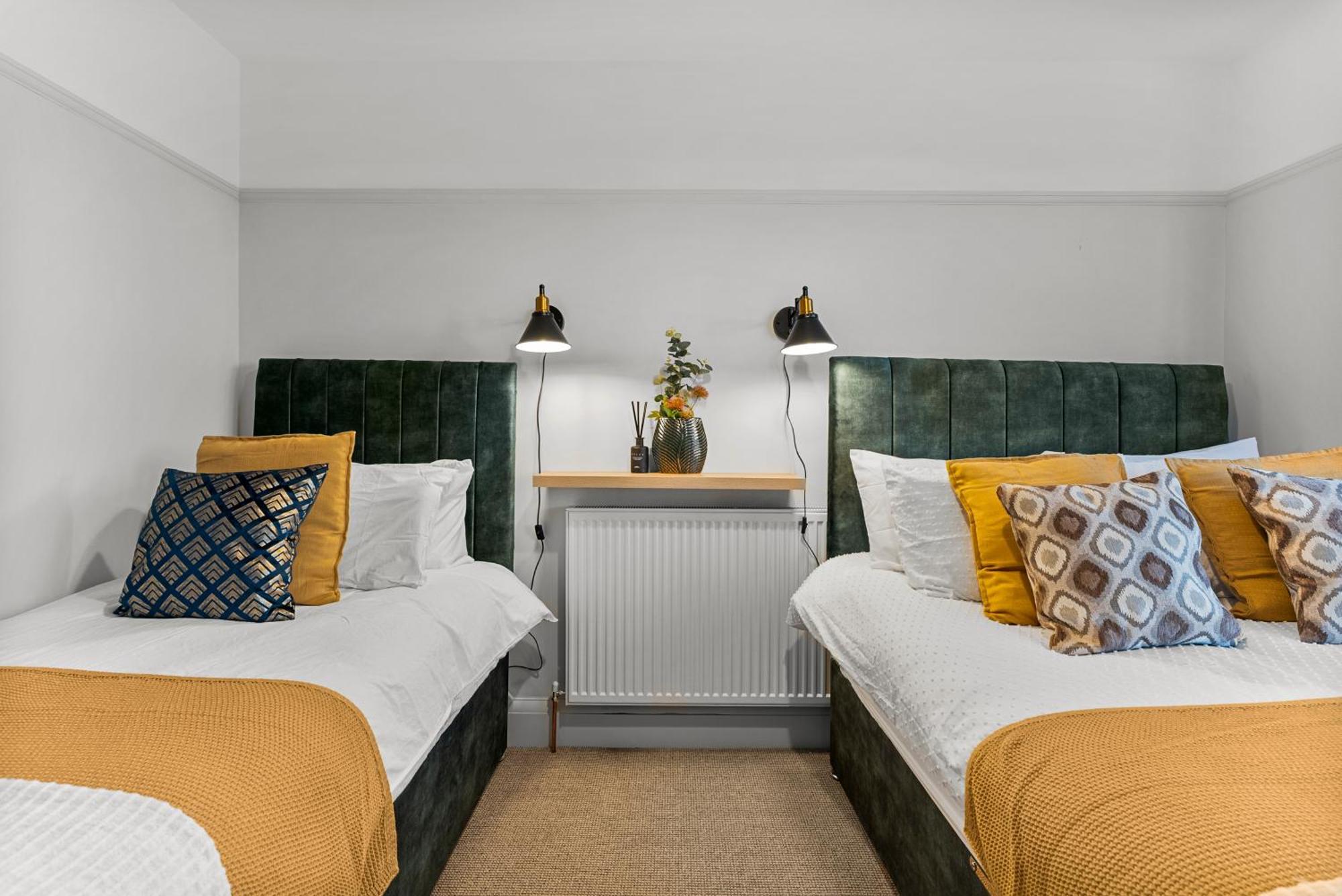Holiday home Stylish Boutique Abode - Garden - Sleeps 11 Bristol
