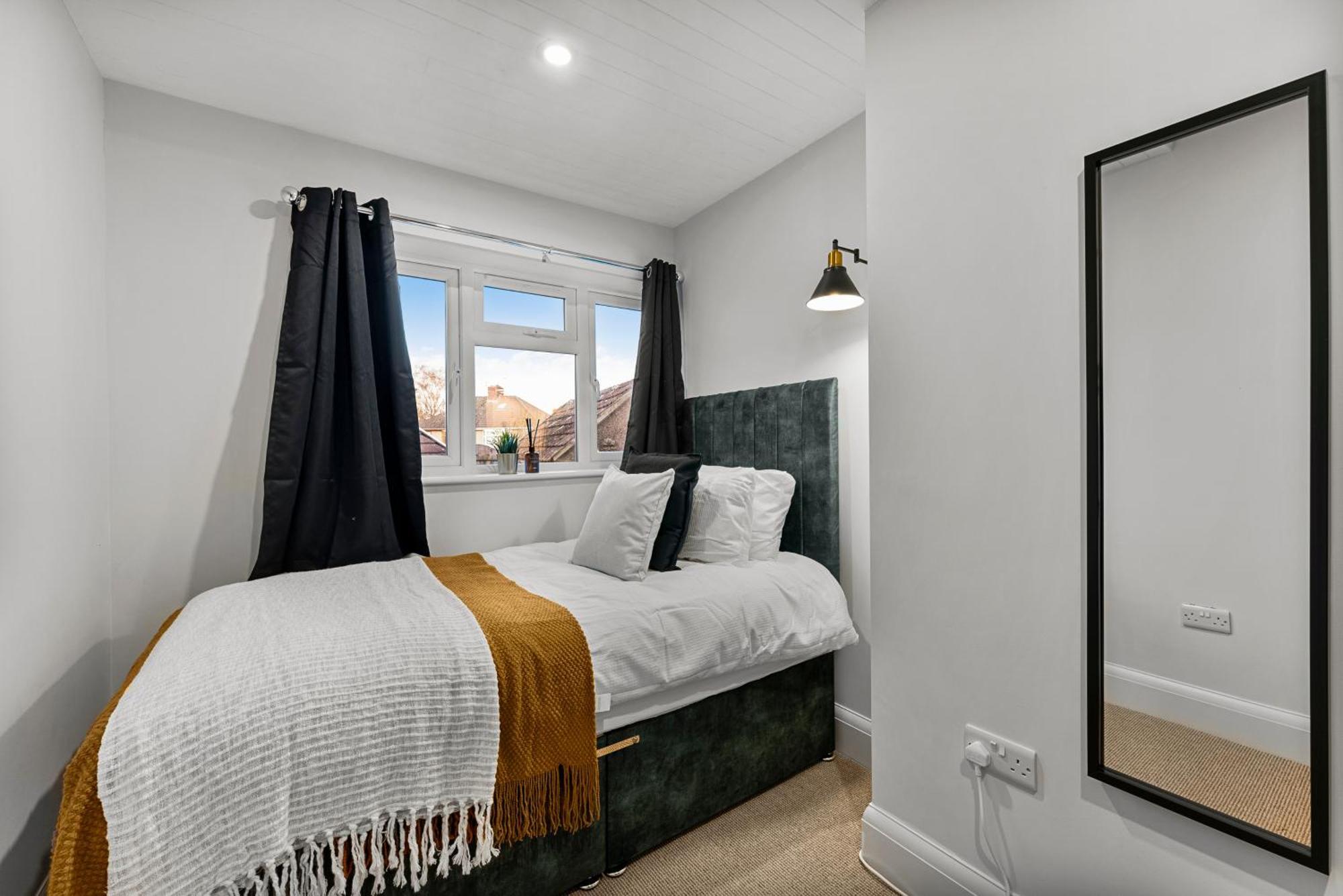 Stylish Boutique Abode - Garden - Sleeps 11 *