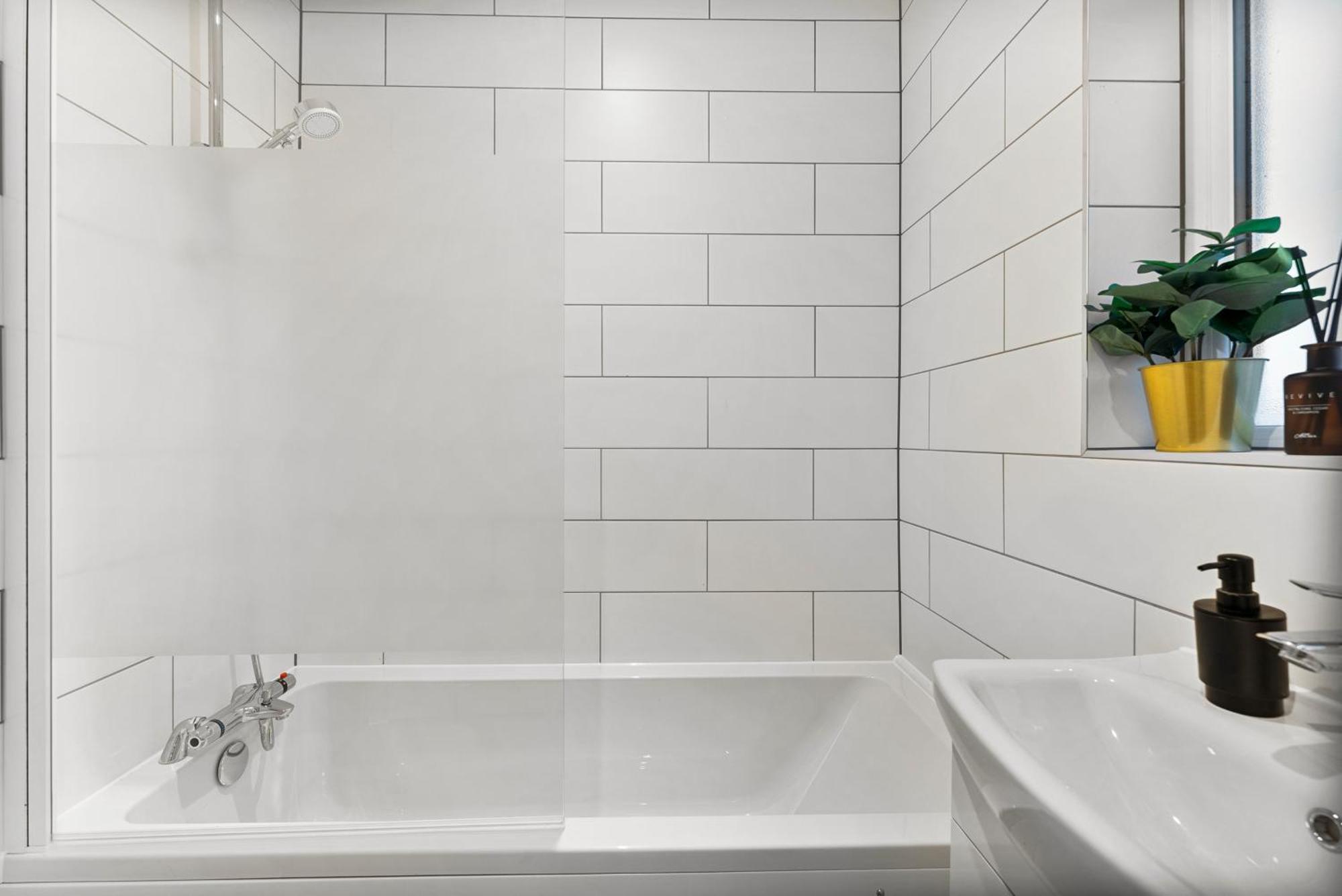 Stylish Boutique Abode - Garden - Sleeps 11 Bristol