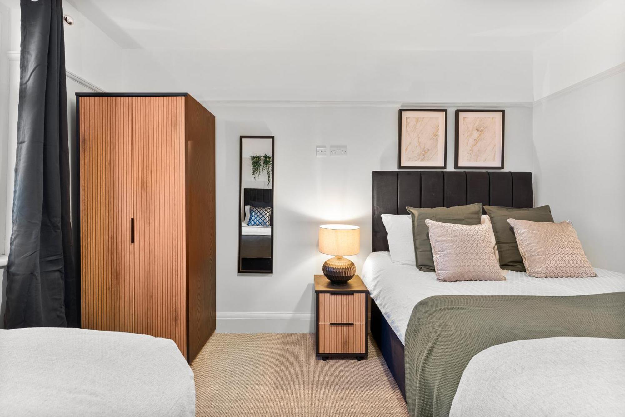 Holiday home Stylish Boutique Abode - Garden - Sleeps 11 Bristol