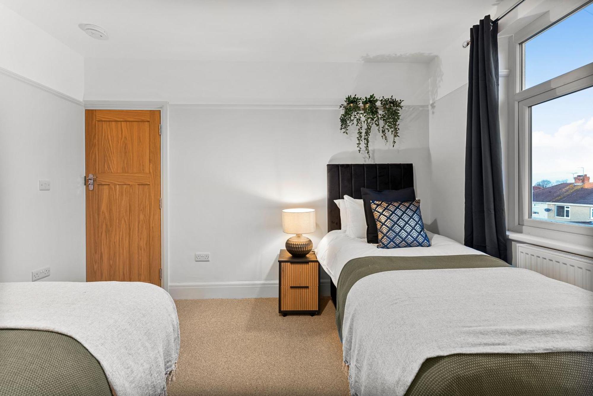 Stylish Boutique Abode - Garden - Sleeps 11 Holiday home