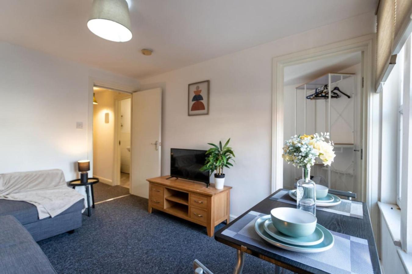 Flat 1 Sunnyside Contractor Long By Shortstayuk *