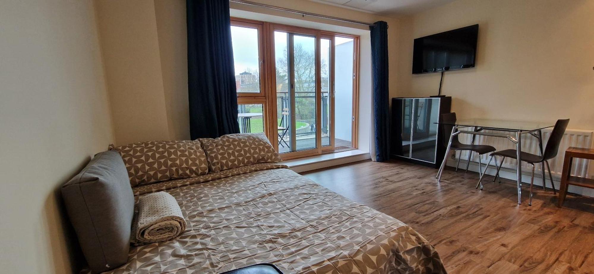 Living - Trendy In The Centre Apartment Bristol