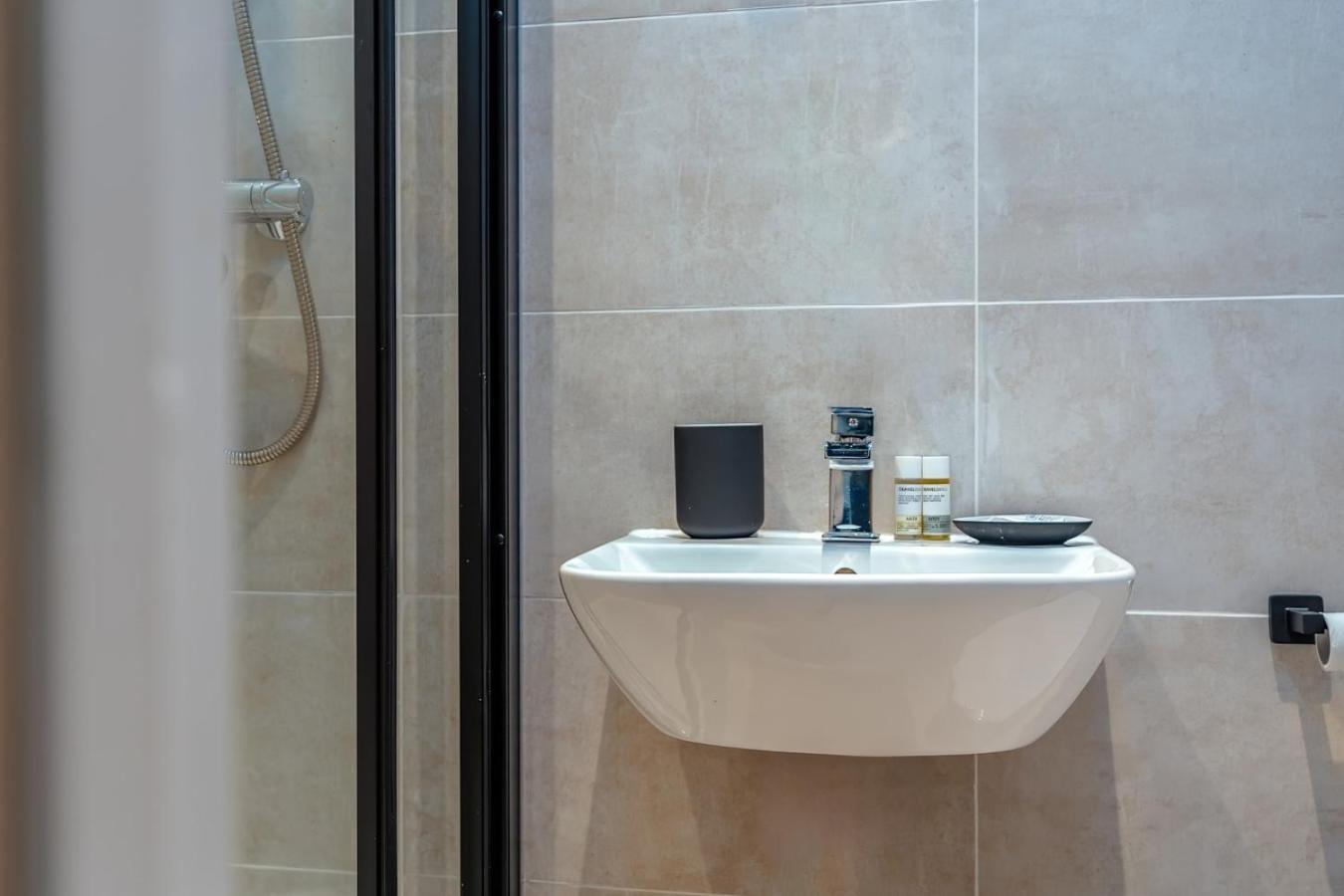 Balloon Residence: Modern Serviced Bristol