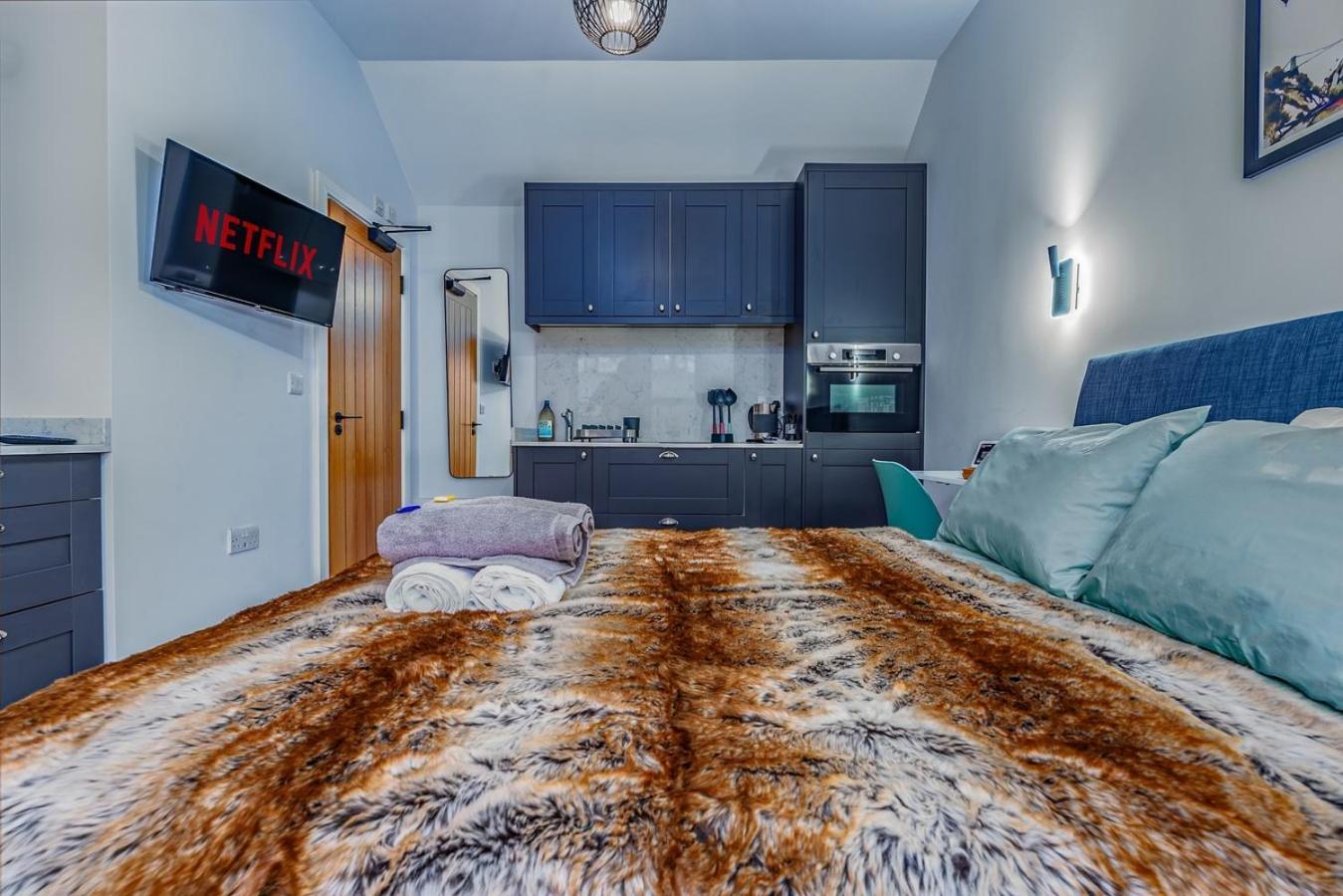 Balloon Residence: Modern Serviced Holiday home Bristol