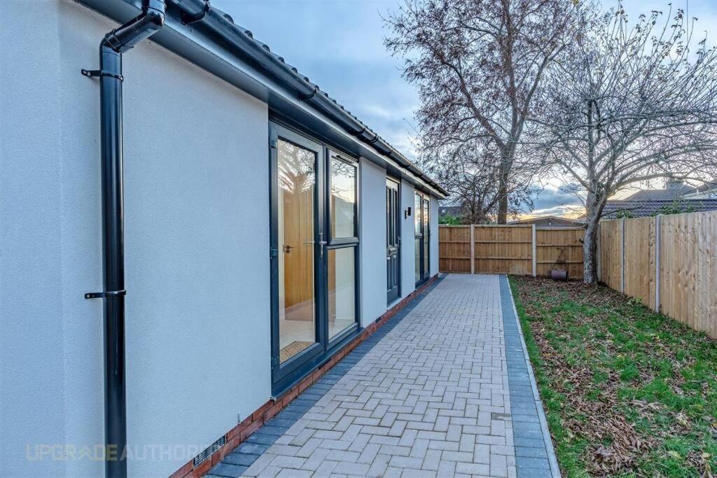 Balloon Residence: Modern Serviced *