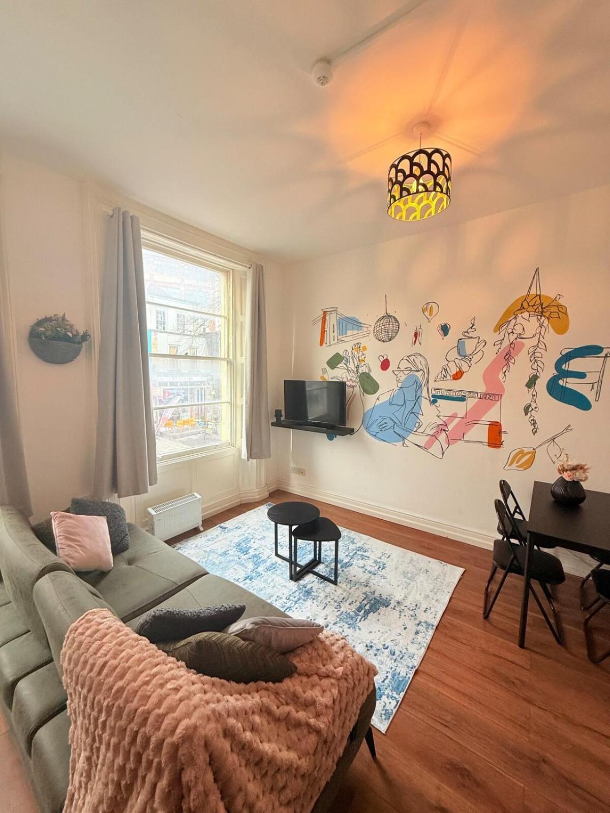 Flat In Stokes Croft Apartment *
