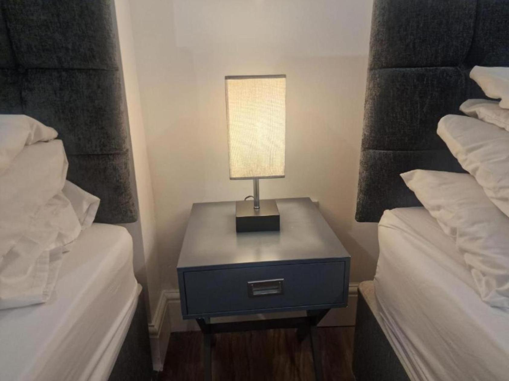 Suite, 3 Single Beds Apartment Bristol