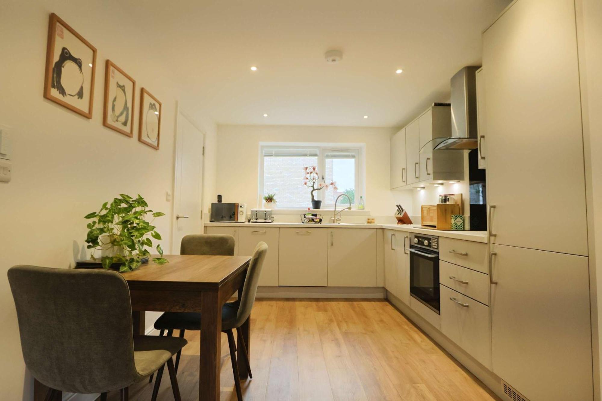 Three Bedroom House In Easton * Bristol