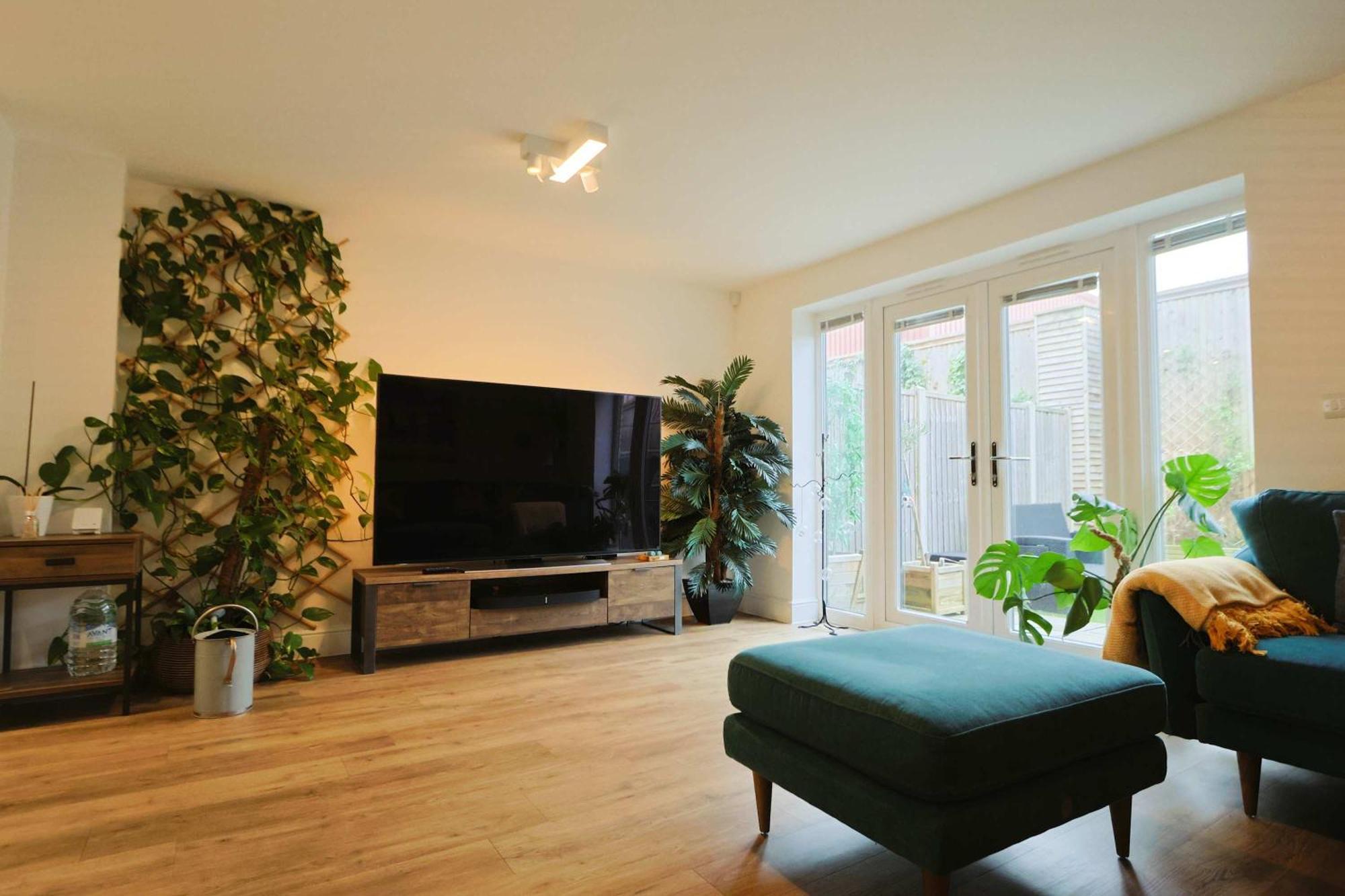 Three Bedroom House In Easton Bristol