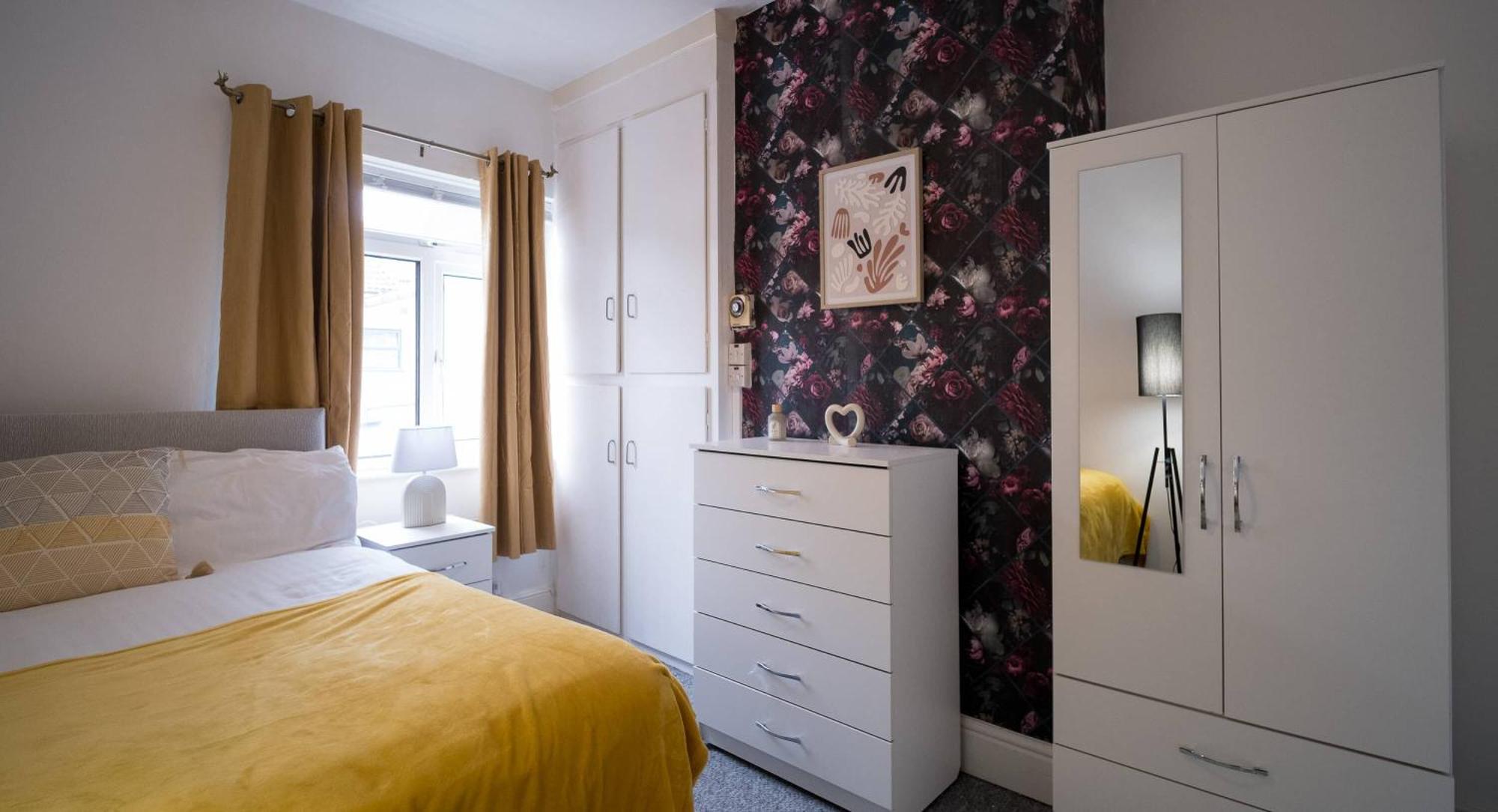 Holiday home Lena St 3 Bedroom House Sleep 6- Long Stay Contractors-Free Parking Bristol