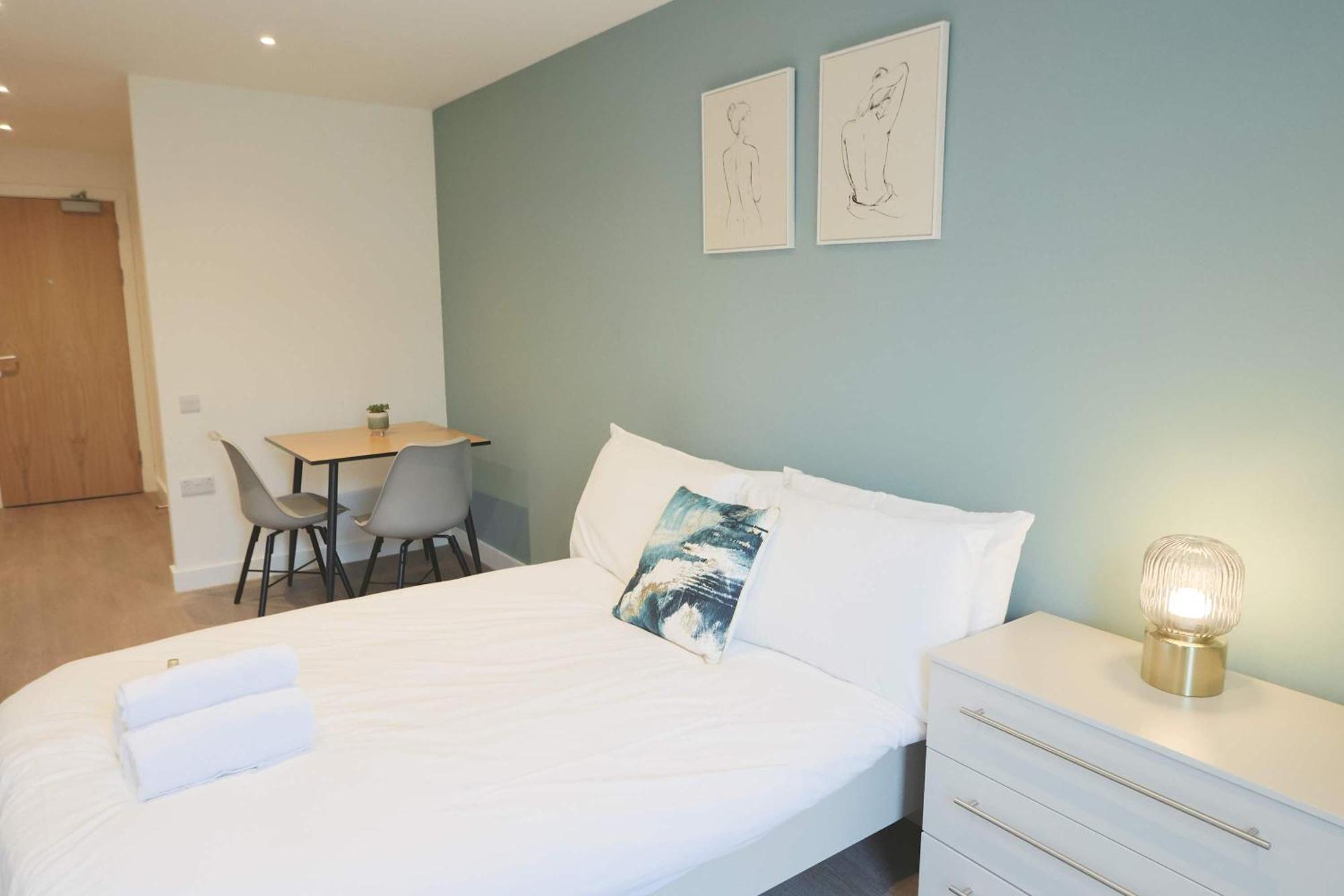Newly Build Centre Redcross Village 310 Apartment Bristol