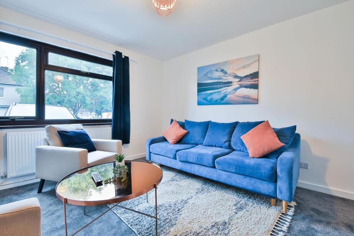 3 Bedroom Home By Littlepiggyrentals Short Lets & Serviced Accommodation With Wifi & Free Parking Holiday home Bristol