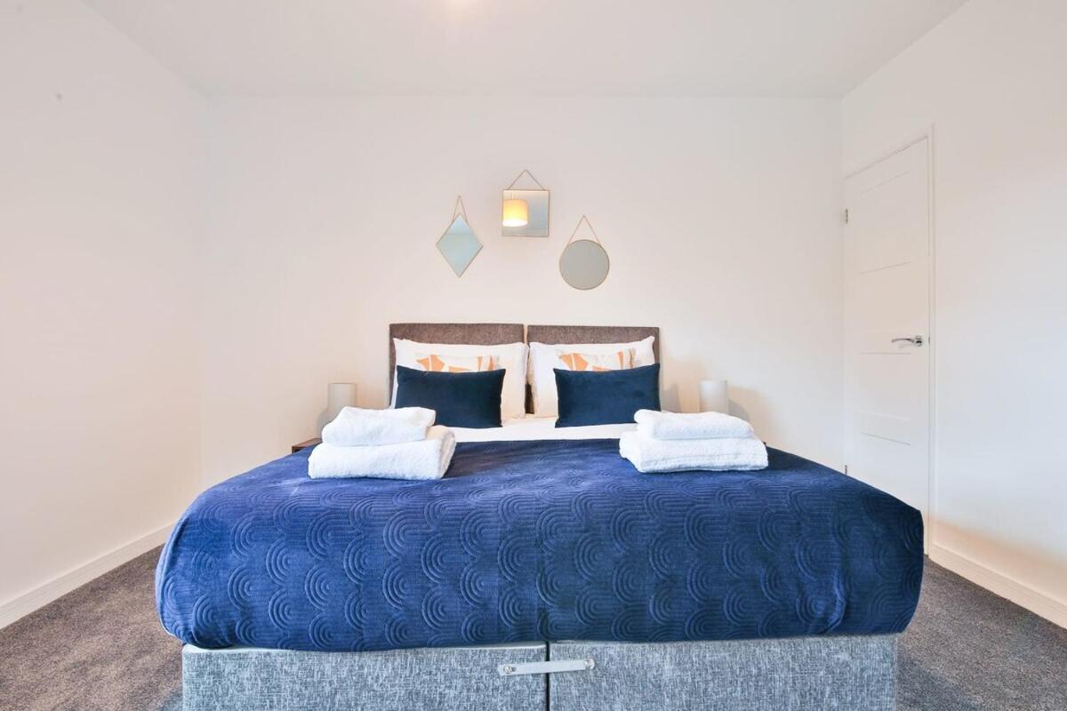 3 Bedroom Home By Littlepiggyrentals Short Lets & Serviced Accommodation With Wifi & Free Parking Holiday home Bristol