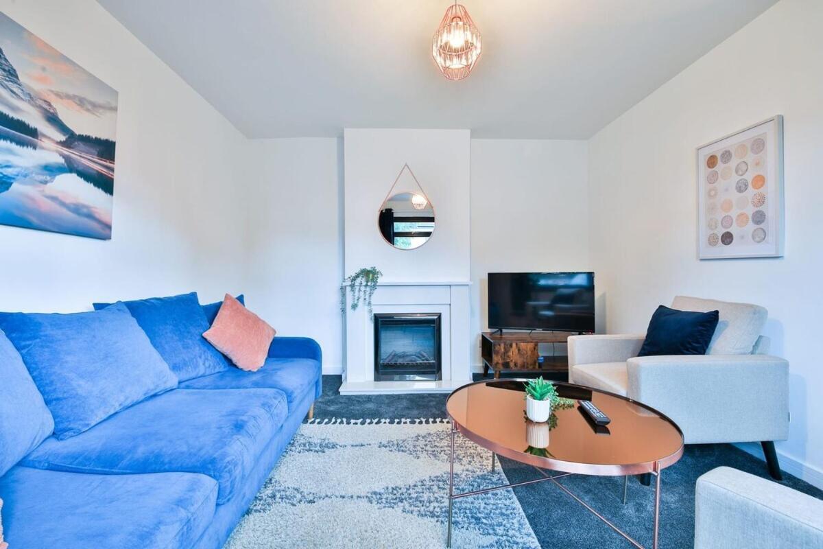 Holiday home 3 Bedroom Home By Littlepiggyrentals Short Lets & Serviced Accommodation With Wifi & Free Parking
