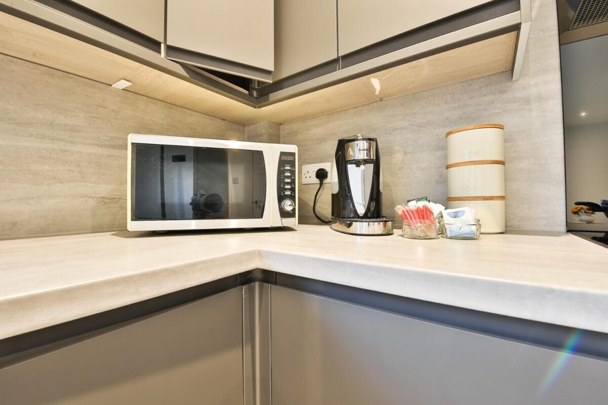 3 Bedroom Home By Littlepiggyrentals Short Lets & Serviced Accommodation With Wifi & Free Parking Holiday home Bristol