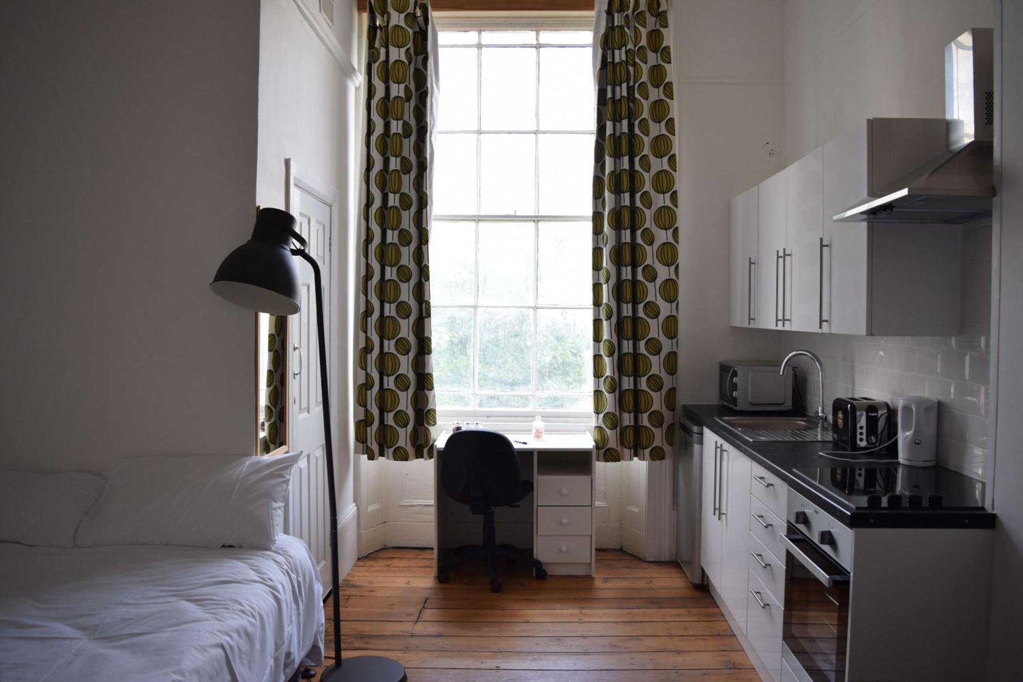 St Paul's Road Townhouse By Clifton Short Lets Guest house *