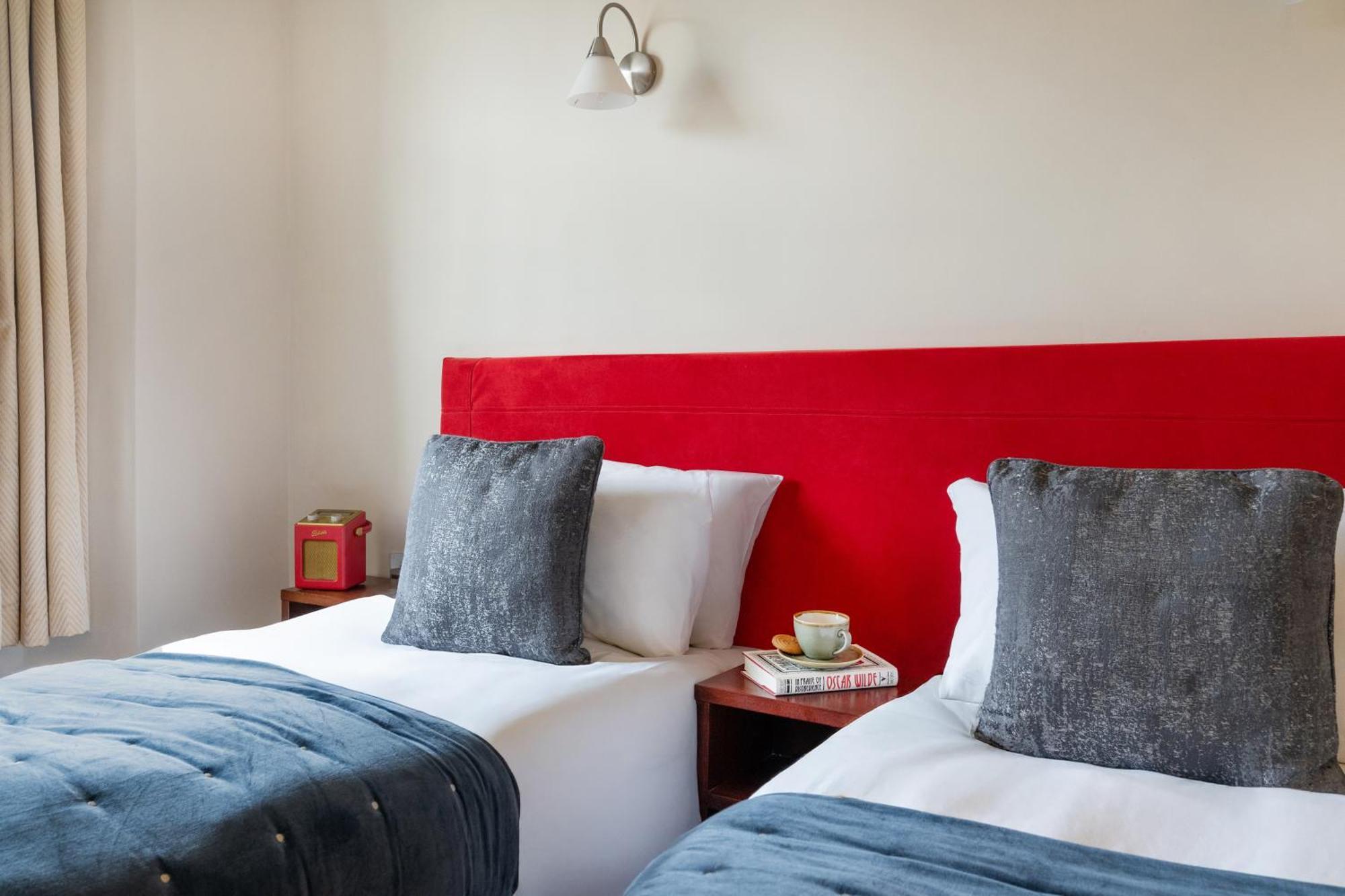 The Clifton 3*