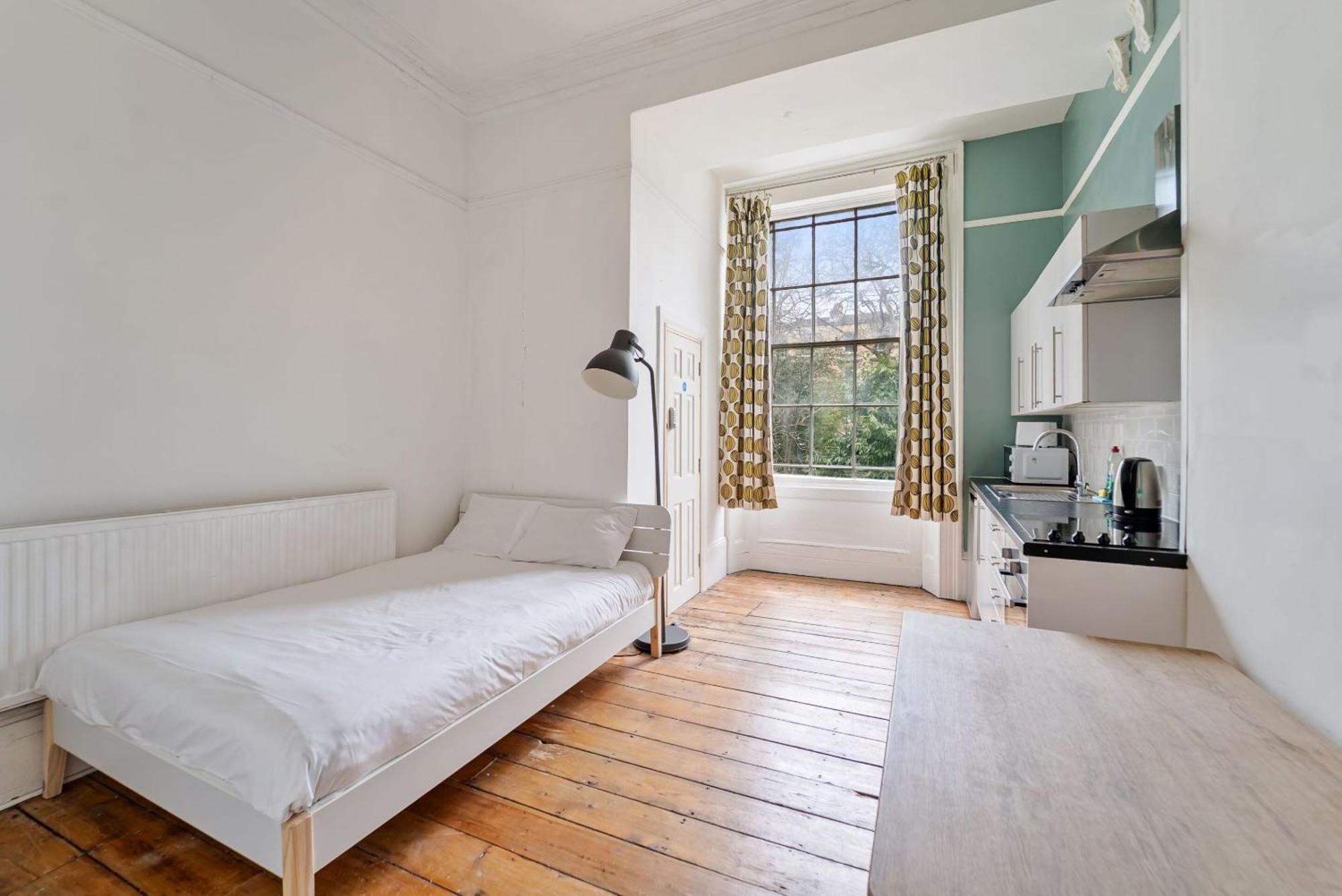 Guest house St Paul's Road Townhouse By Clifton Short Lets *