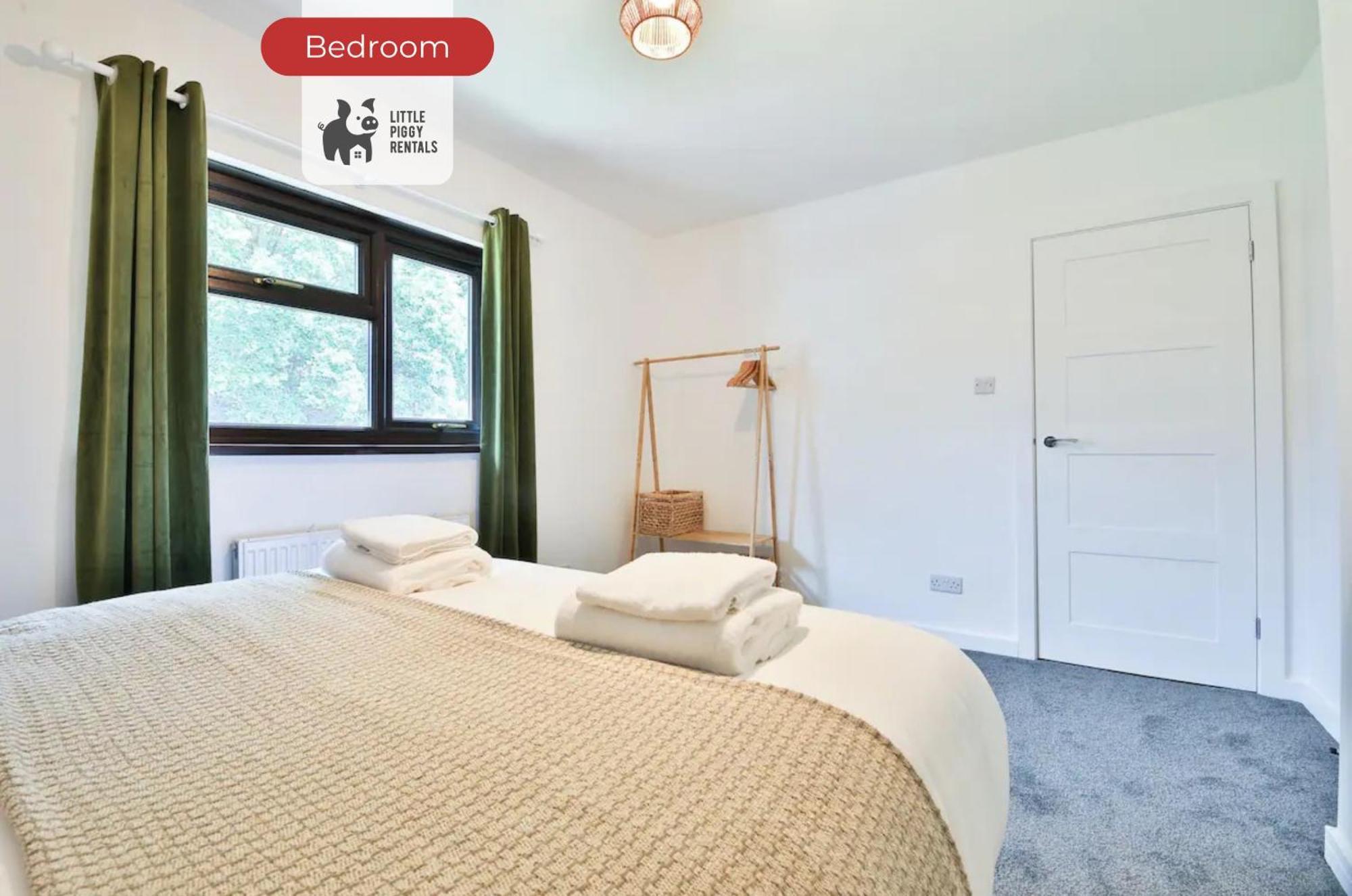 3 Bedroom By Littlepiggyrentals Short Lets & Serviced With Wifi & Free Parking Holiday home Bristol