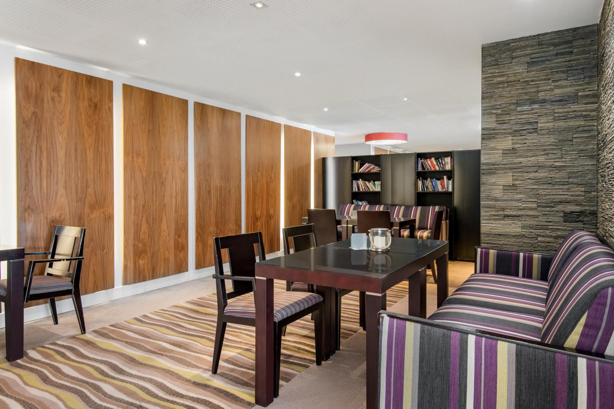 Radisson Blu Hotel, Hotel