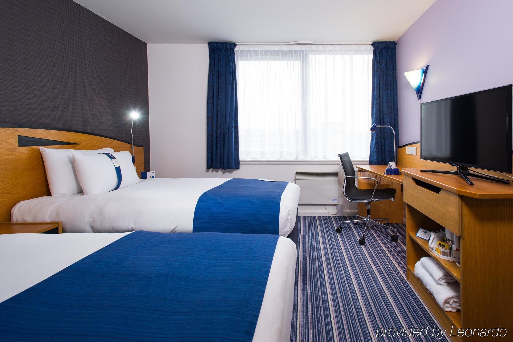 Express Centre By Ihg Hotel 3*