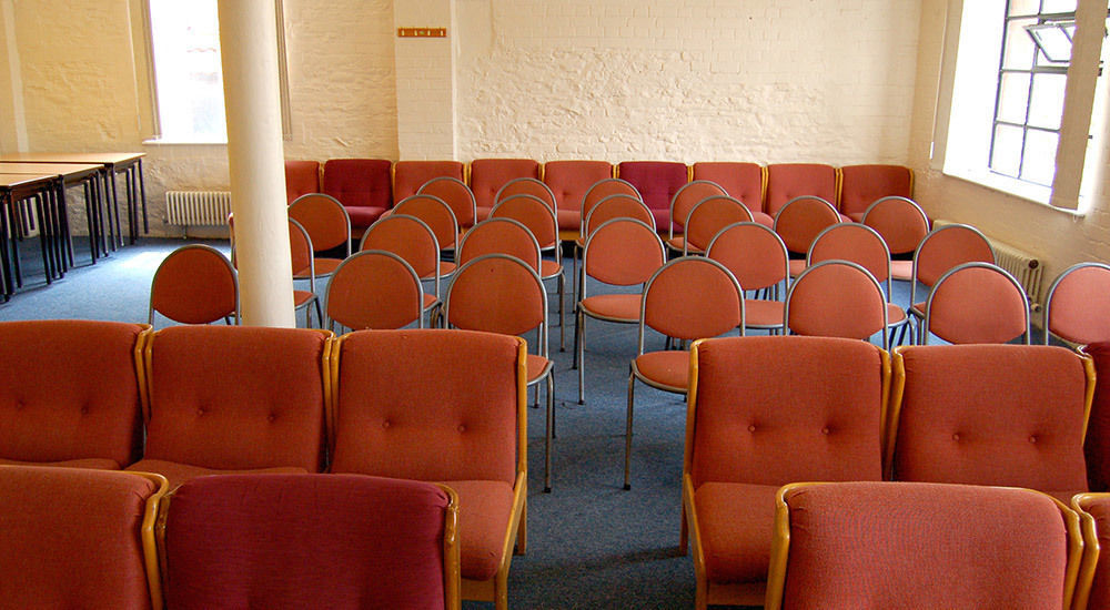 Yha Hostel *