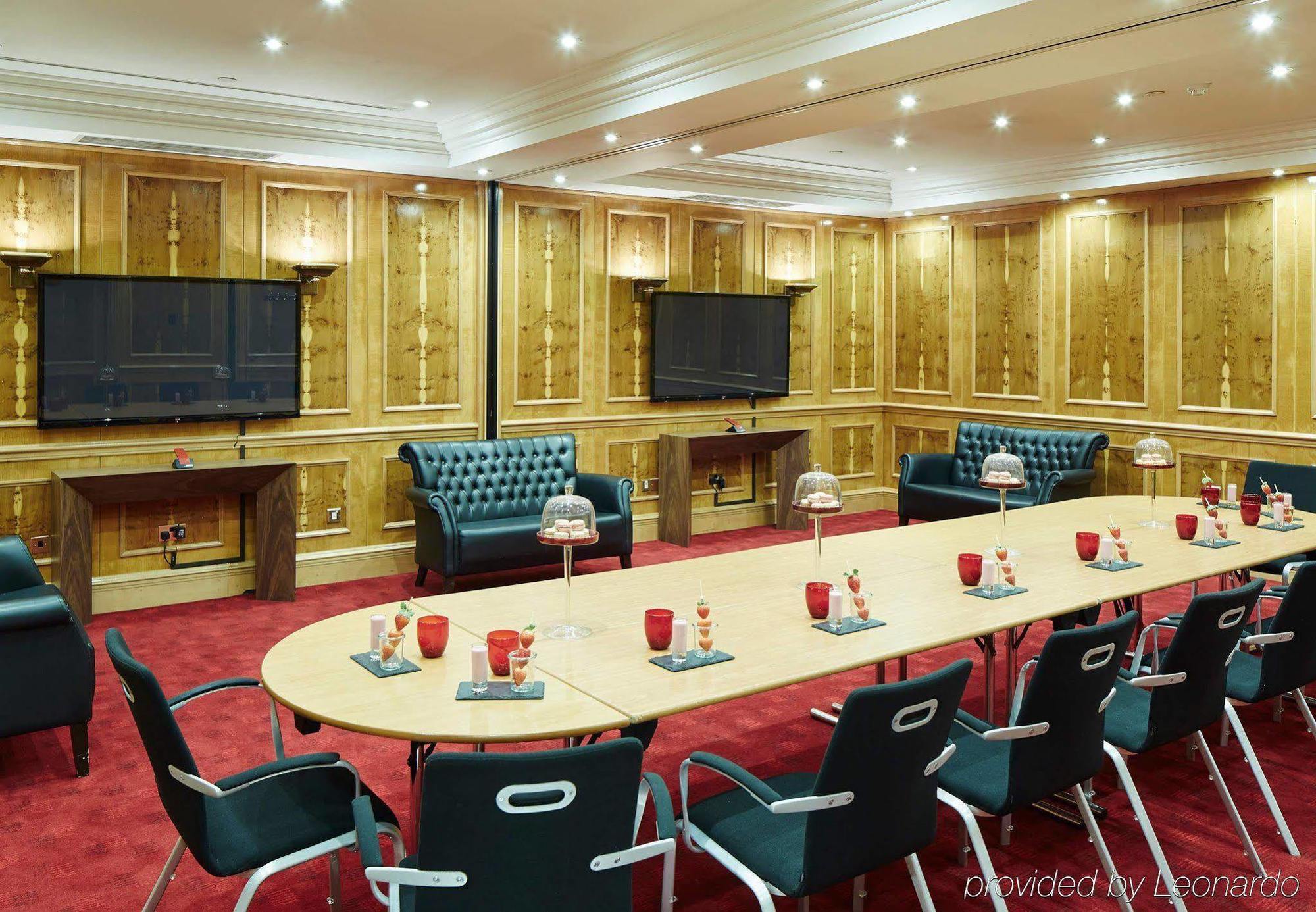 Delta By Marriott Centre Hotel 4*