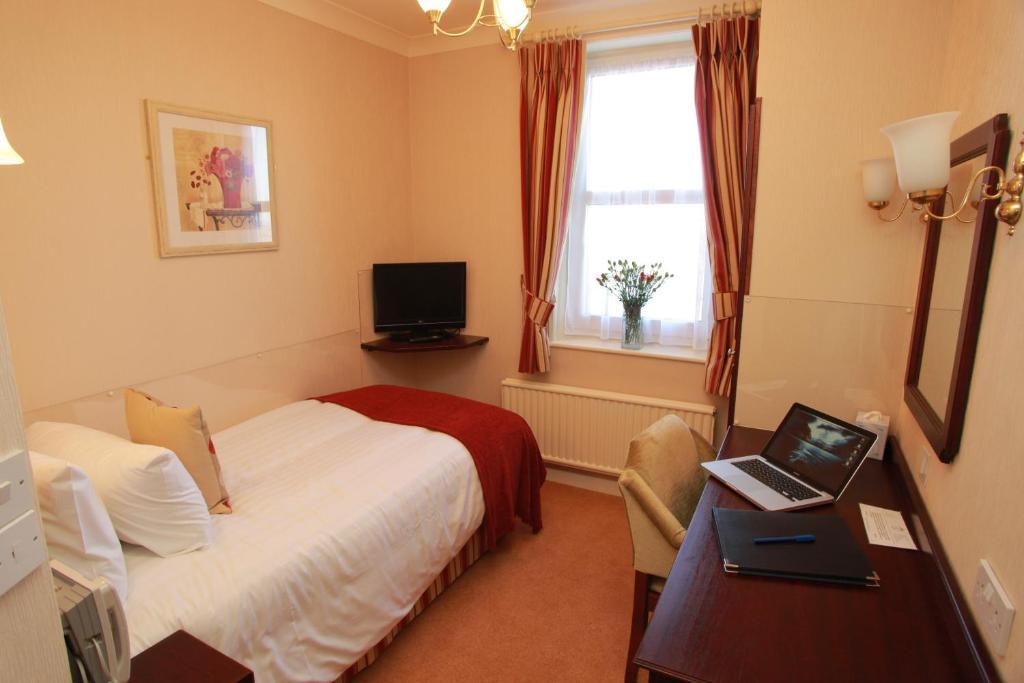 Alveston House 3*