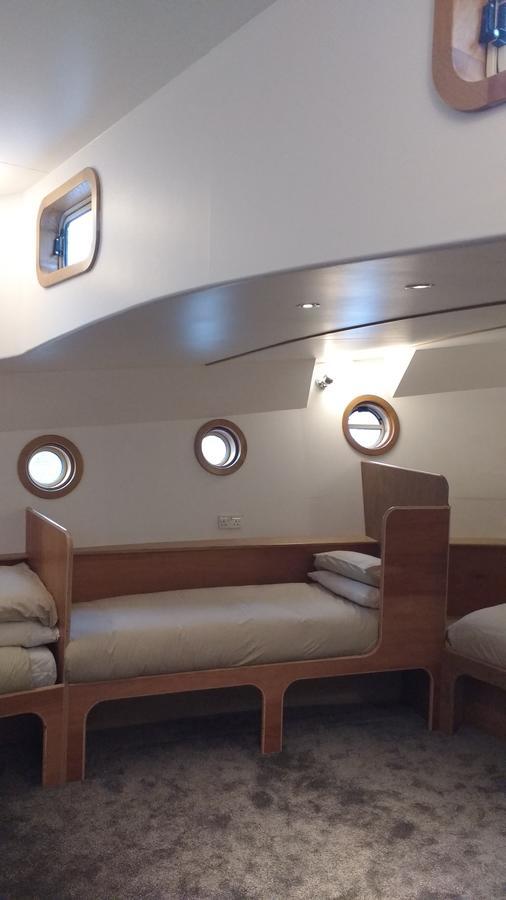 Kyle Blue - Harbour Luxury Boat Hostel