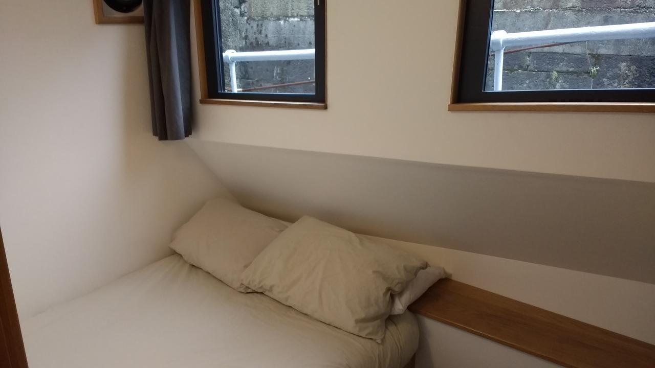 Kyle Blue - Harbour Luxury Boat Hostel