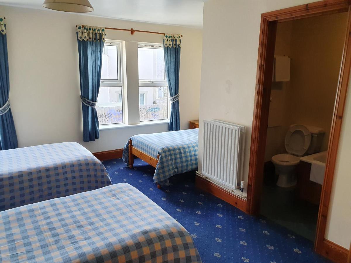 Whitehouse Guestrooms Hotel 3*
