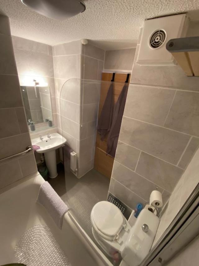 Bradley Stoke Self Contained Ground Floor Apartment *